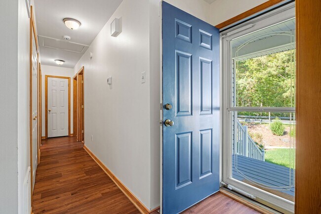 Building Photo - 3 Bedroom/2 Bath Rancher in the North Ches...