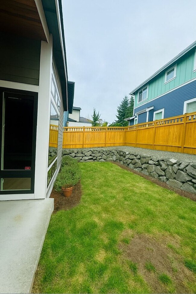 Building Photo - 4bd/2.75ba Renton House