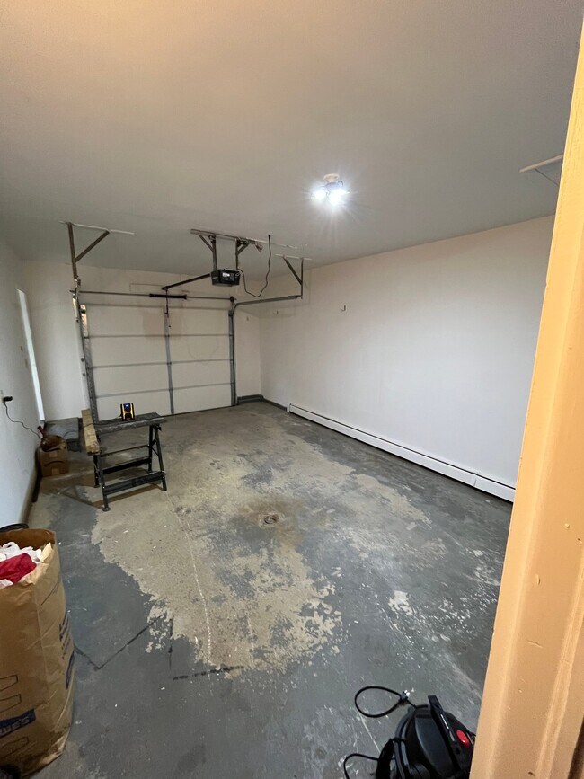 Building Photo - 7262 Patane Dr
