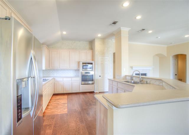 Building Photo - 1221 Greenway Dr