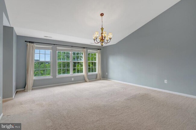 Building Photo - 6001 Alderdale Pl