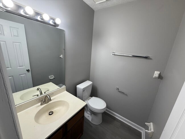 Building Photo - 724 Gatehouse Pl