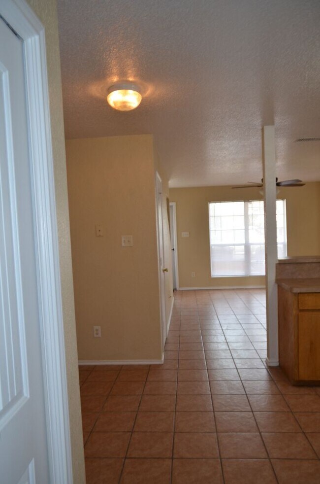 Building Photo - 4400 Alan Kent Dr