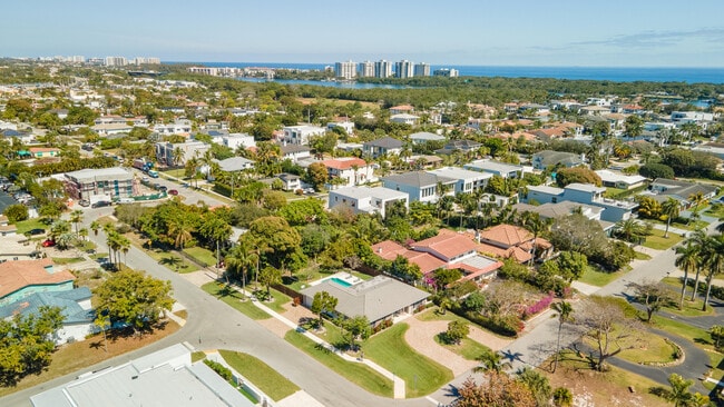 Building Photo - 401 NE 10th Terrace