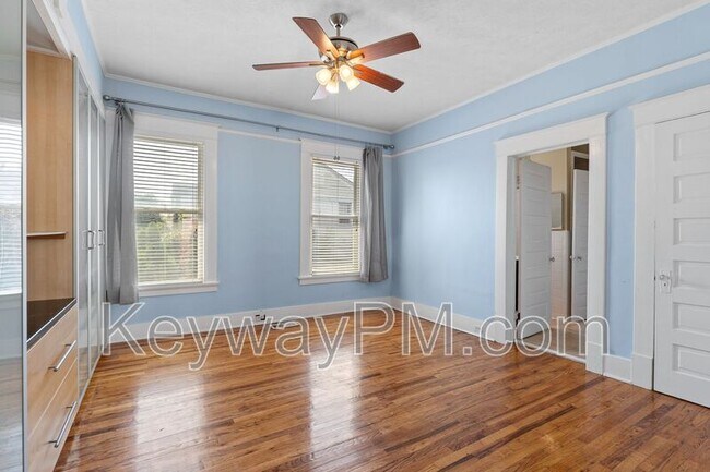 Building Photo - 1319 Baker Ave