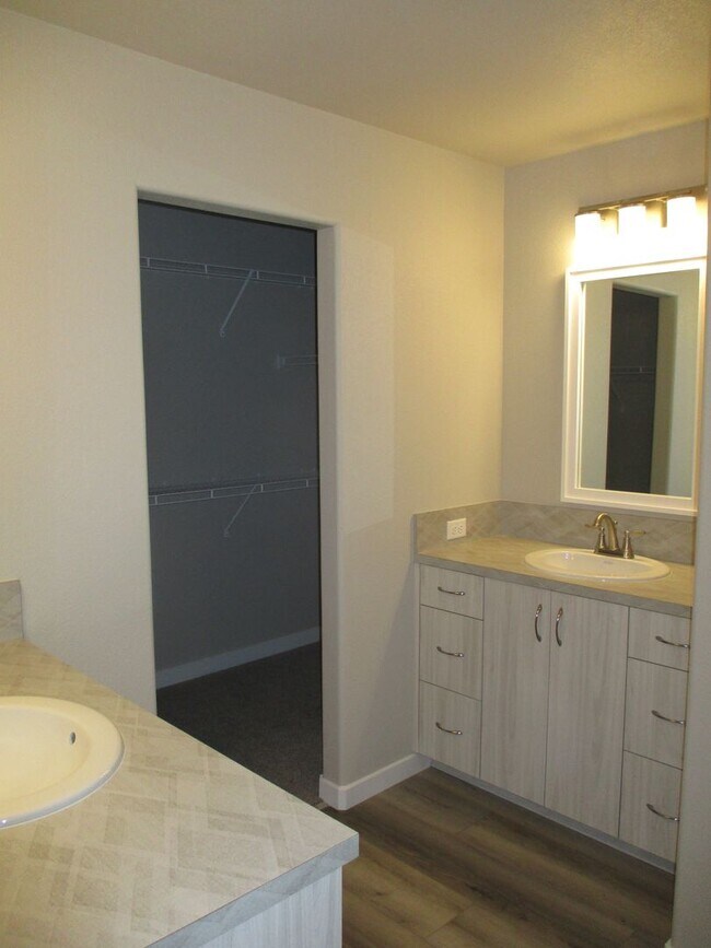 Building Photo - Brand New Construction Berthoud Property