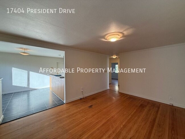 Building Photo - 17404 President Dr