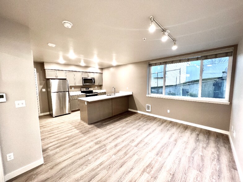 Building Photo - 2330 Yakima Ct