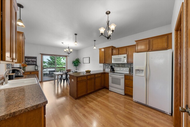 Building Photo - 407 Century Oak Dr