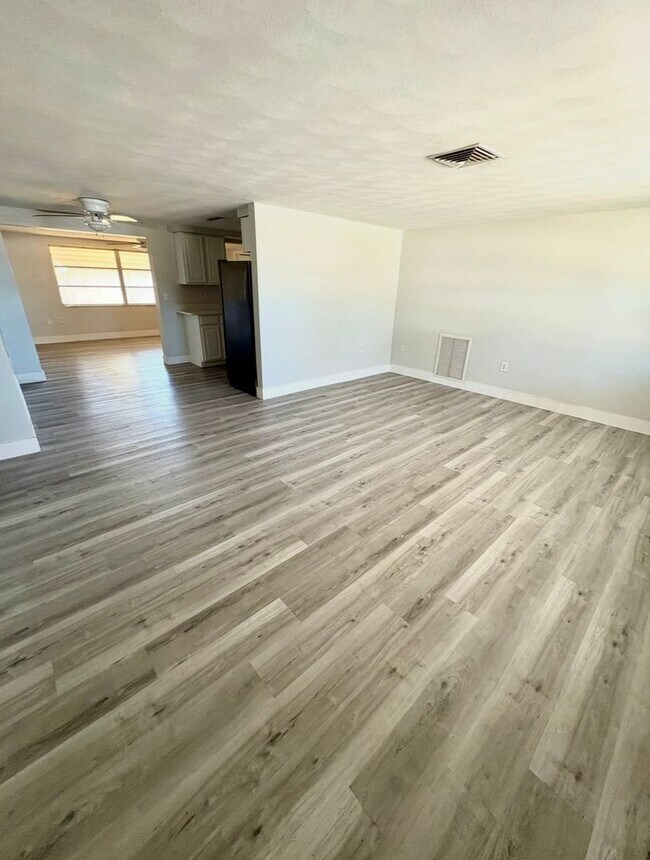 Building Photo - 3606 Blackhawk Dr