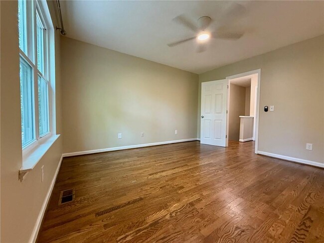 Building Photo - 405 Oak Harbor Ct