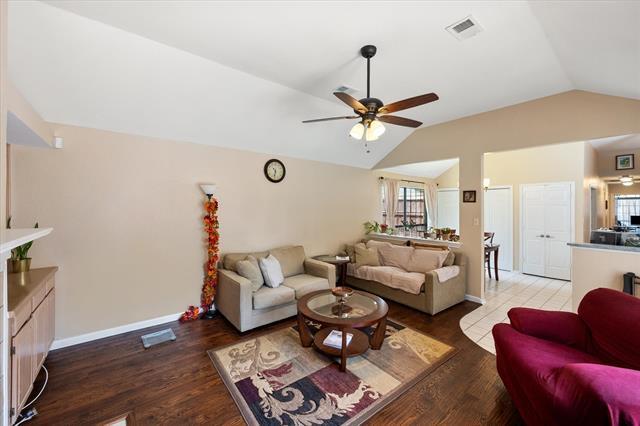 Building Photo - 4137 Mapleridge Dr
