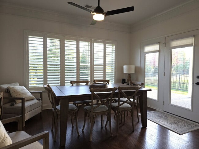 Building Photo - Resort Living At It's Finest in Foxland Harbor