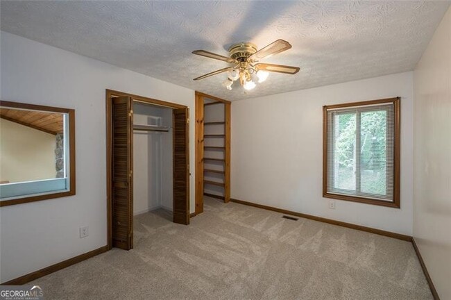 Building Photo - 4535 Kings Crossing Dr NE