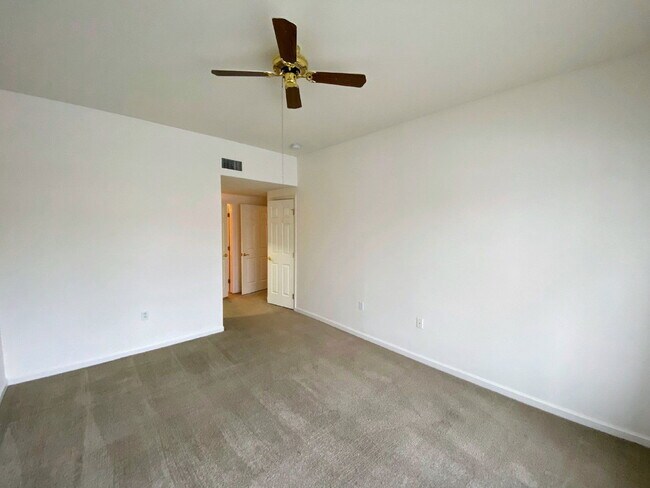 Building Photo - 8765 W Berry Ave