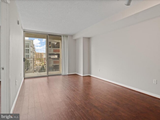 Primary Photo - 2726 Gallows Rd