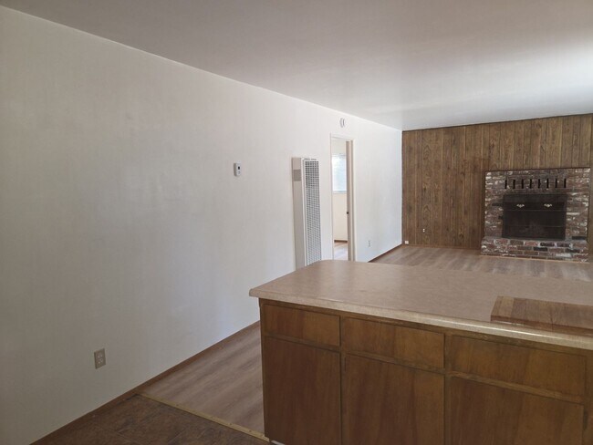 Building Photo - x MO769-Ahmadi, Yousef