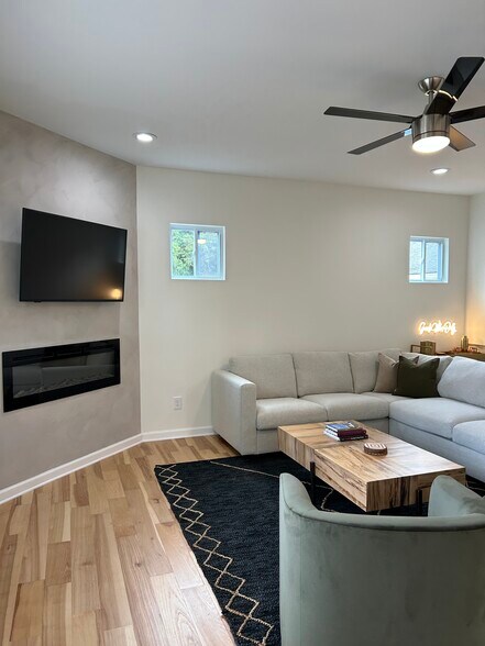 Building Photo - 2501B Whites Creek Pike