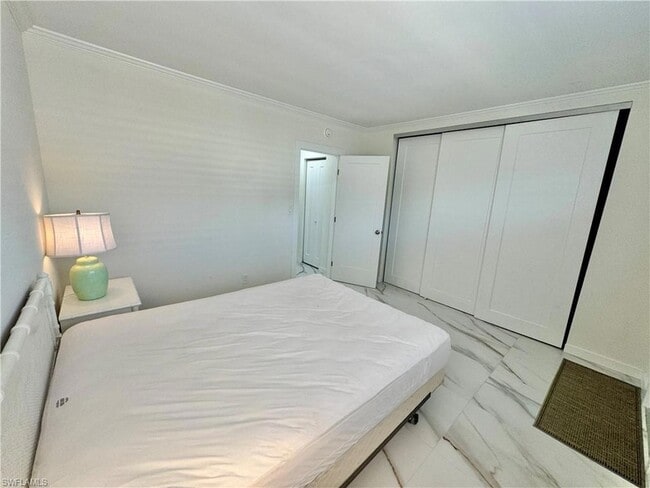 Building Photo - 473 12th Ave S