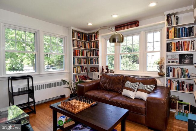Building Photo - 4732 Ellicott St NW