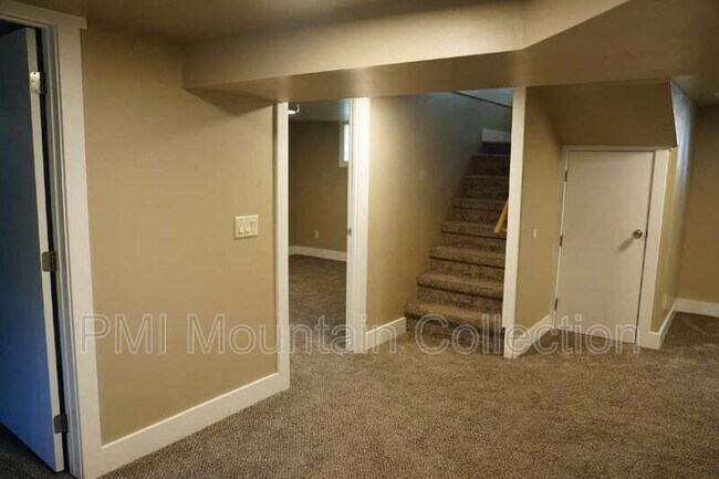 Building Photo - 249 S 400 E