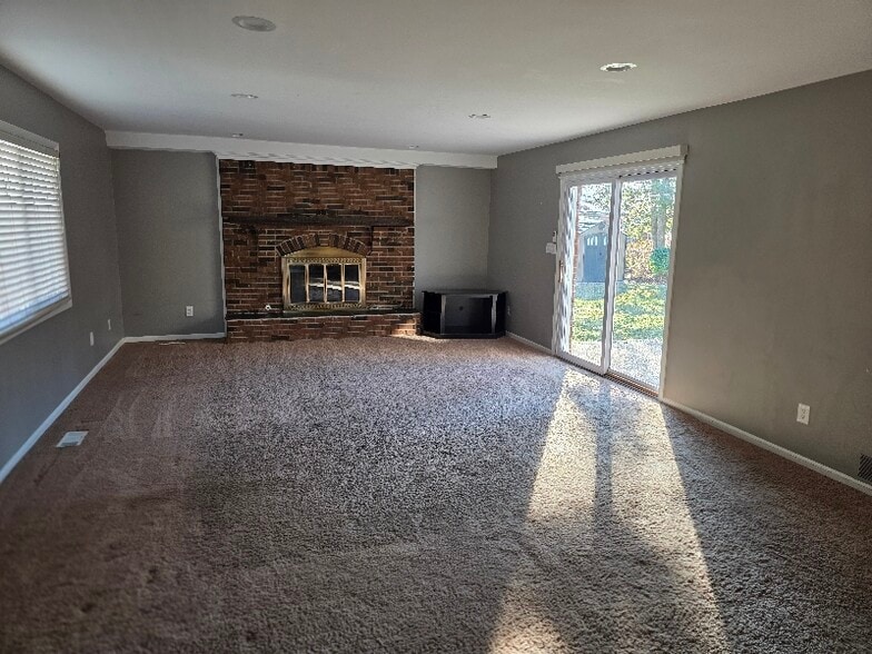 Building Photo - 31659 Perth St