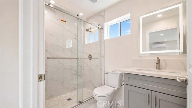 Building Photo - 628 W Floral Dr