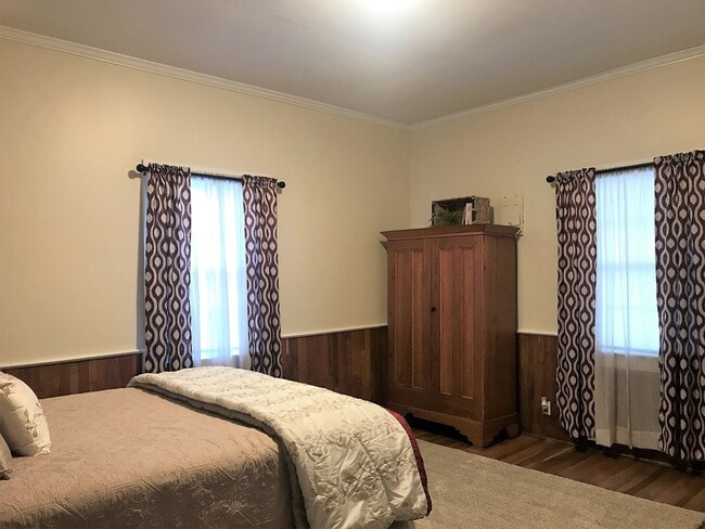 Building Photo - Furnished & Inviting Rental Between South Hill & Boydton