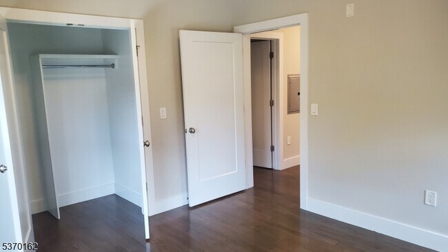 Building Photo - 59 Willet St