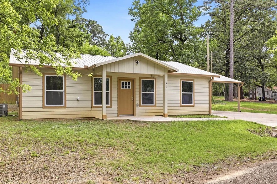 Building Photo - 612 Timberline Dr