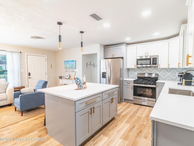 Building Photo - 135 Melaleuca Dr