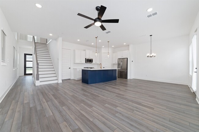 Building Photo - 10974 Swang Link Dr