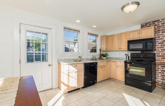 Building Photo - 77 Porpoise Way