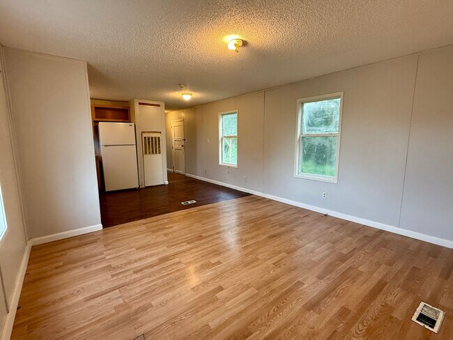 Building Photo - 3 bedroom 2 bath Trailer In Grosse Tete LA