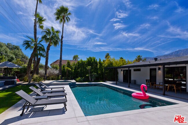 Building Photo - 2660 N Farrell Dr