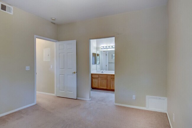 Building Photo - 3855 Strawberry Field Grove
