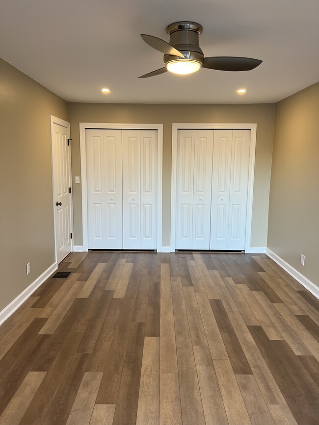 Bedroom #2 - 1 - 149 W Kenilworth Cir