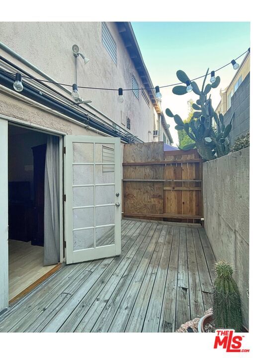 Building Photo - 1145 Larrabee St