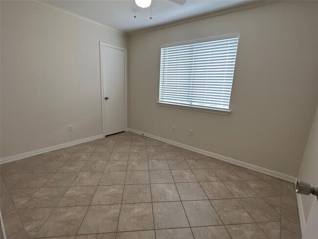 Building Photo - 12333 Tomanet Trail