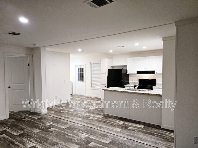 Building Photo - 5131 Jo St