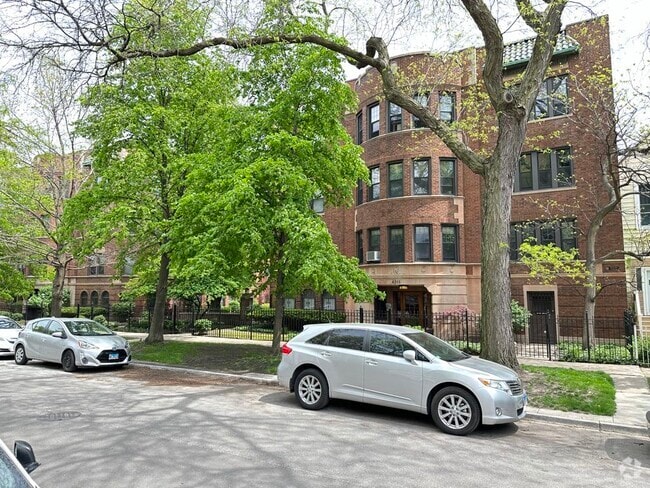 Building Photo - 4519 N Wolcott Ave