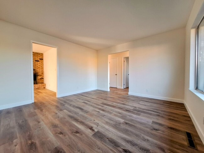 Building Photo - Harr08