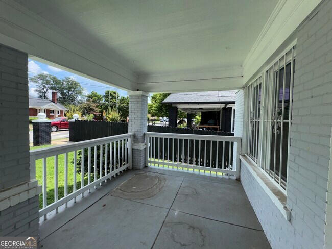 Building Photo - 1462 Lucile Ave SW