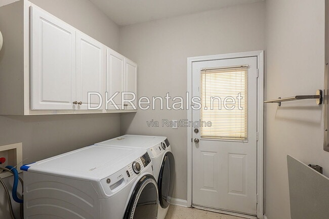 Building Photo - 2358 Towneview Ct SE