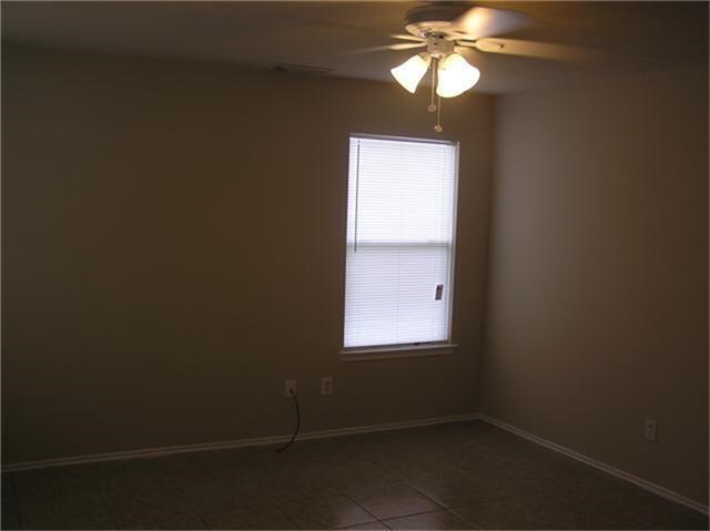 Building Photo - 15947 Regal Trace Ln