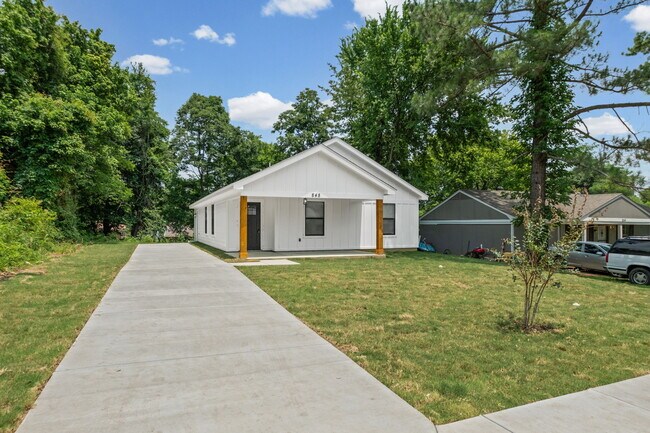 Building Photo - 848 Brandywine Blvd