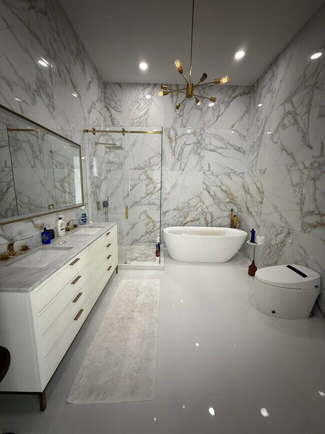 Building Photo - 17311 Bermuda Village Dr