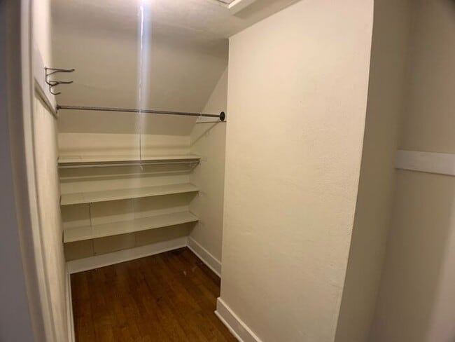Building Photo - Duplex in Niles