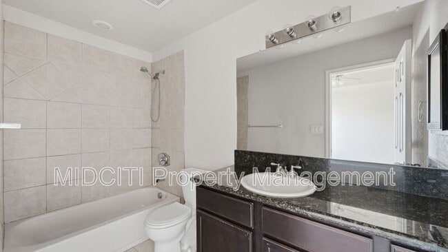 Building Photo - 1121 Brown Rock Dr