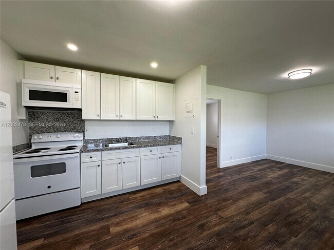 Building Photo - 2321 Madison St